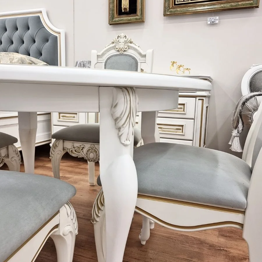 VERSAL stalas ir ITALY kėdės