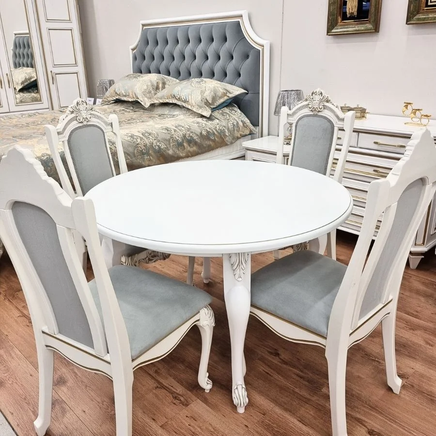 VERSAL stalas ir ITALY kėdės