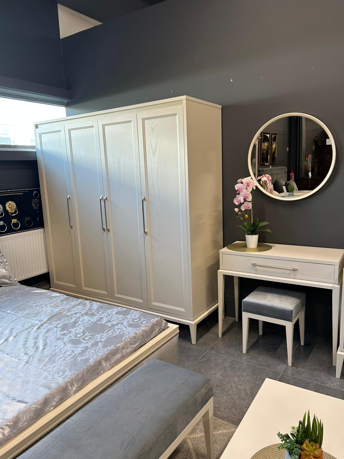 SYDNEY kosmetinis staliukas 1o stalčiaus - Image 4