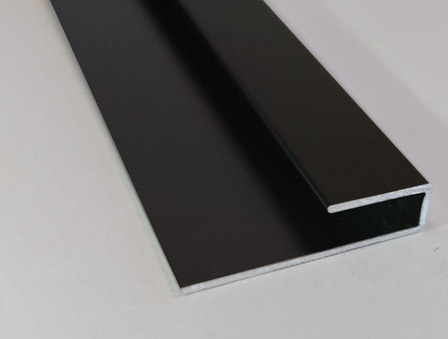 Aukštos kokybės L formos kampinis profilis plytelėms ir sienoms. 280 cm ilgis, itin plonas 0,3 mm kraštas. Apsaugokite kampus stilingai! Greitas pristatymas.